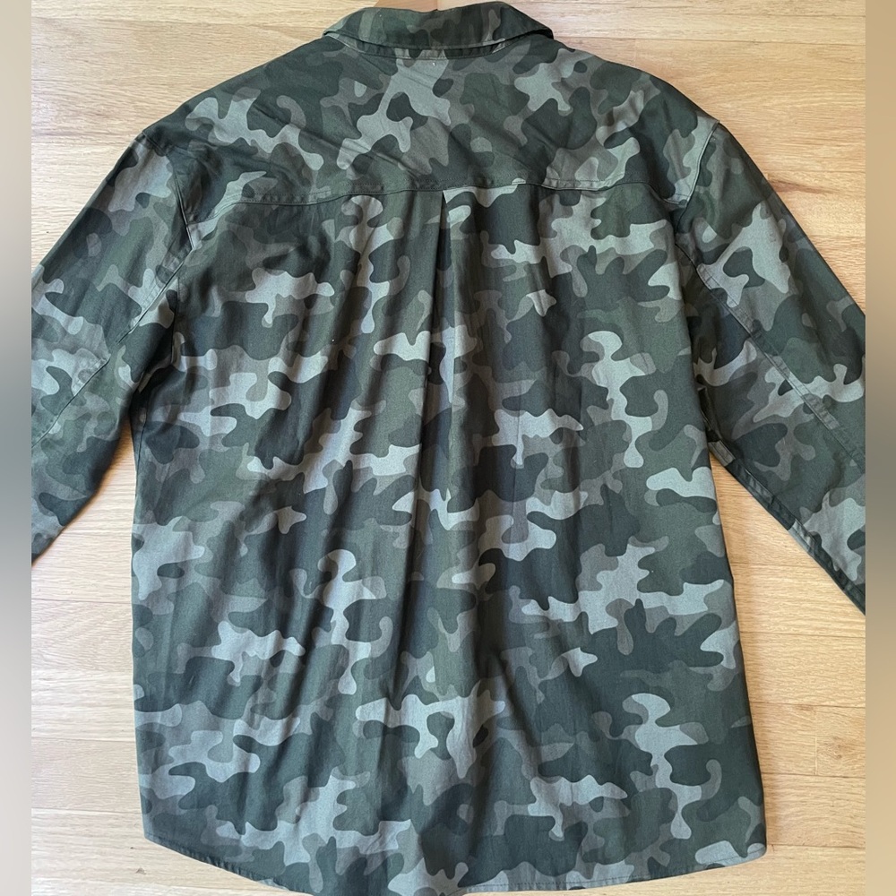 Eddie Bauer Boyfriend Fit Camo Button Down Shirt Size Large - Picture 4 of 9